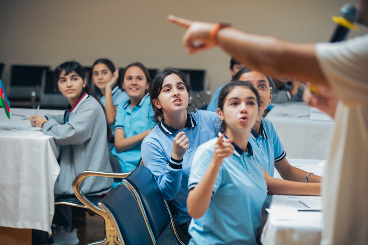 "Bank of Baku"dan növbəti maliyyə savadlılığı tədbiri: Bu dəfə şagirdlərlə birlikdə (FOTOLAR)